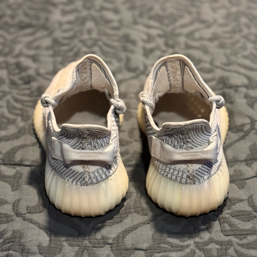 Yeezy Adidas Men’s 9.5 Shoes White / Grey - Picture 4 of 6